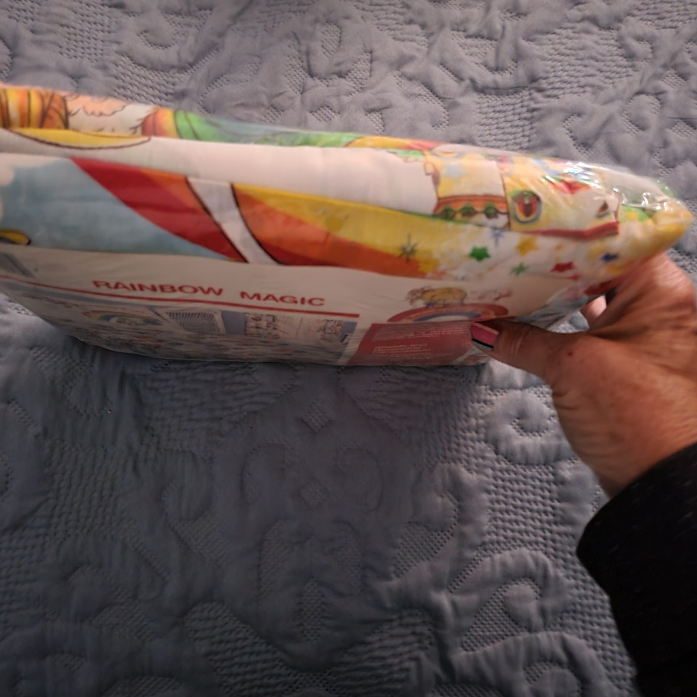 NIP 1983 Rainbow Bright Twin Bed Sheet Set - Multicolor - Picture 8 of 10